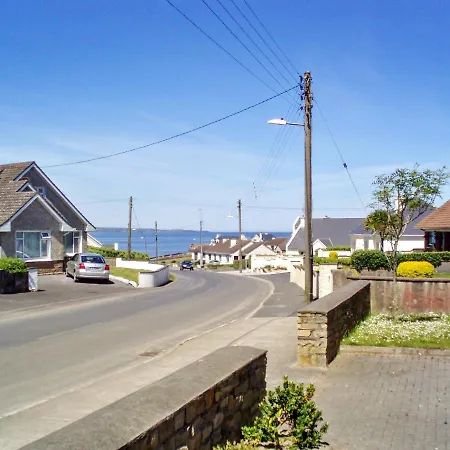 4 Bedrooms House At 400 M Away From The With Enclosed Garden And Wifi Holiday home *