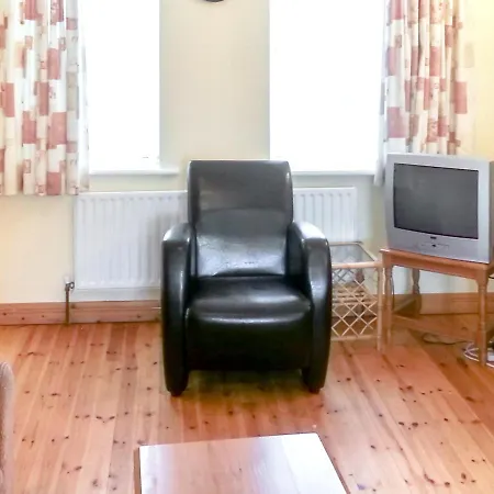 4 Bedrooms House At 400 M Away From The With Enclosed Garden And Wifi *